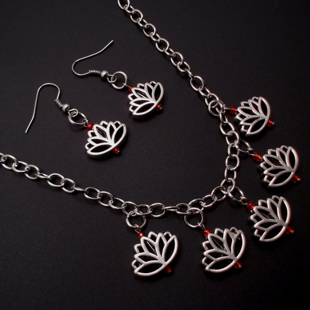 Necklace & Earrings Set - Lotus Flowers